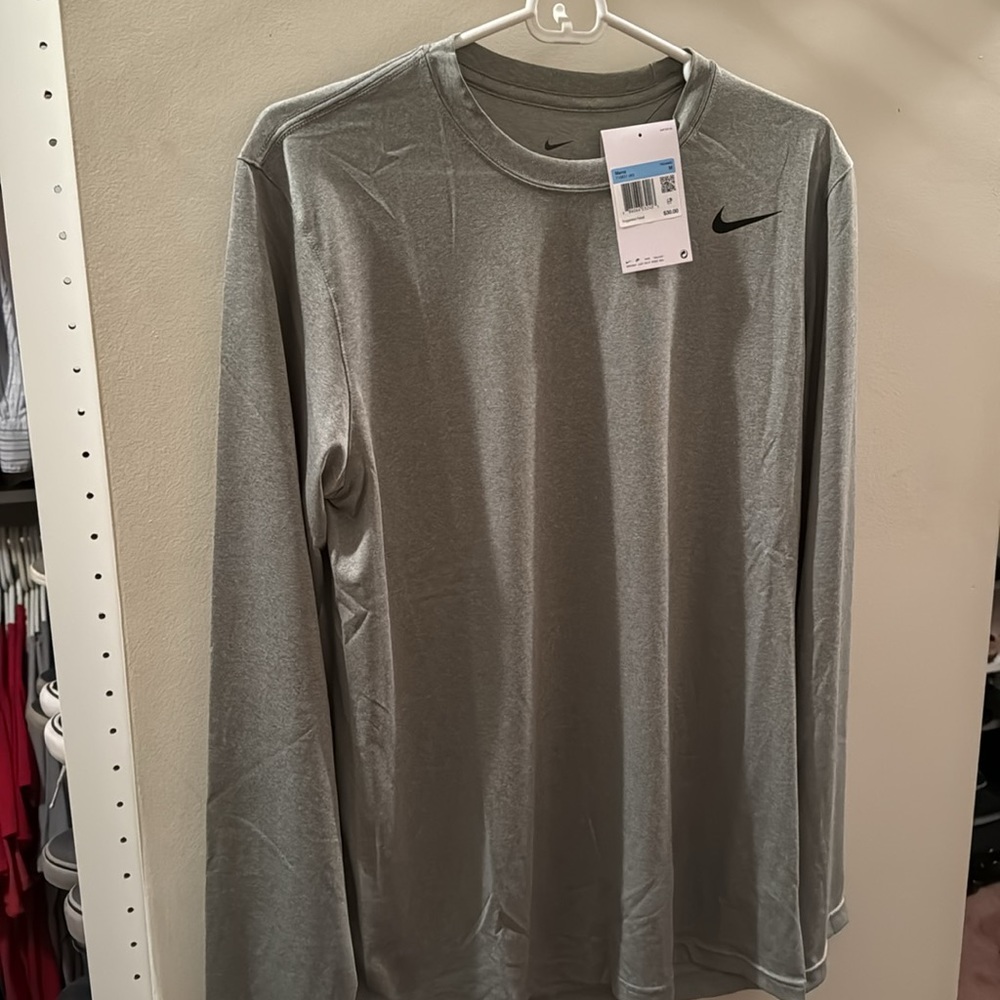 Nike - Picture 2 of 2